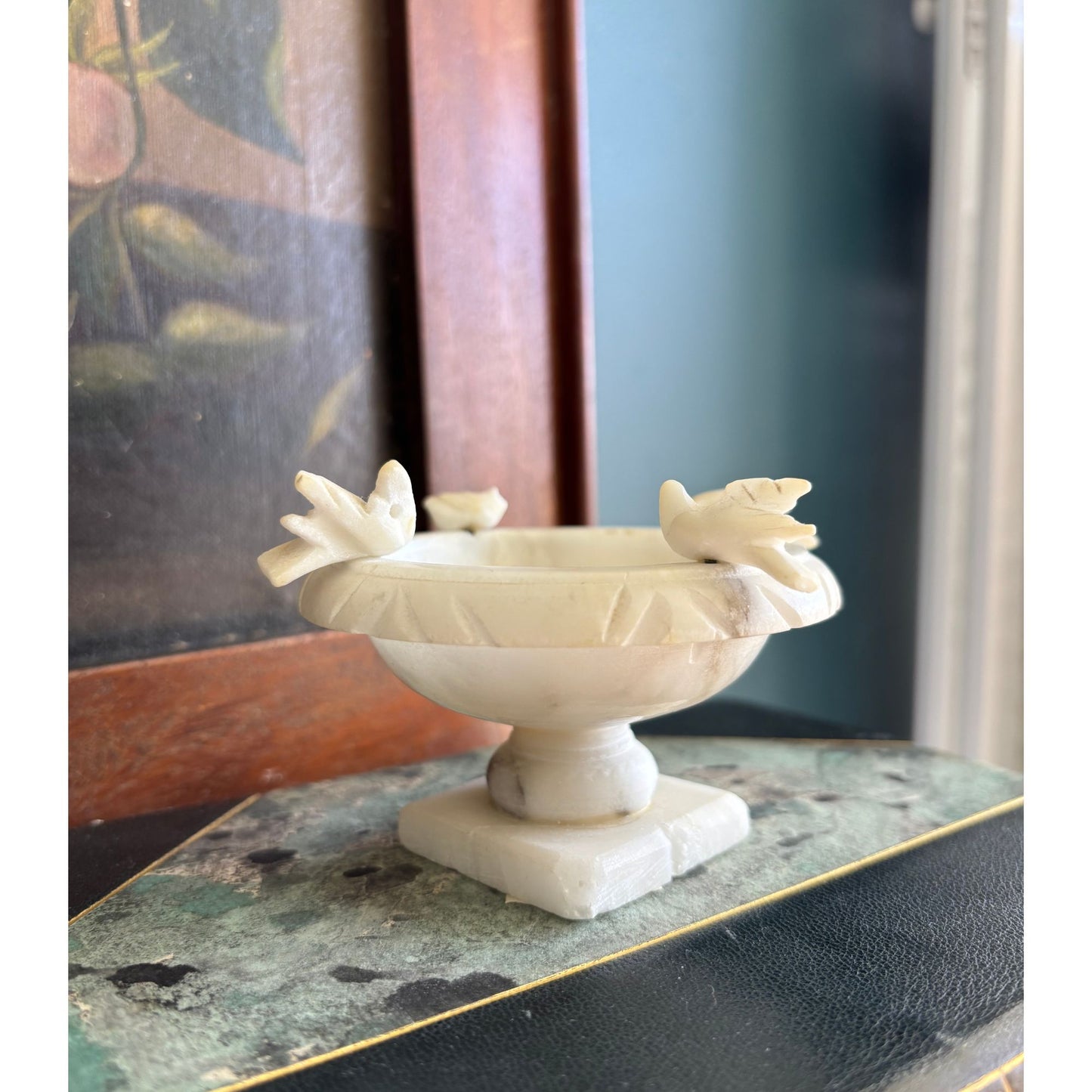 Vintage Alabaster Bird Bath w/ Doves Italian image 5