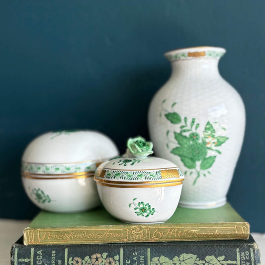 Herend Annonyi Green Chinese Bouquet Vase & Lidded Jar image 0