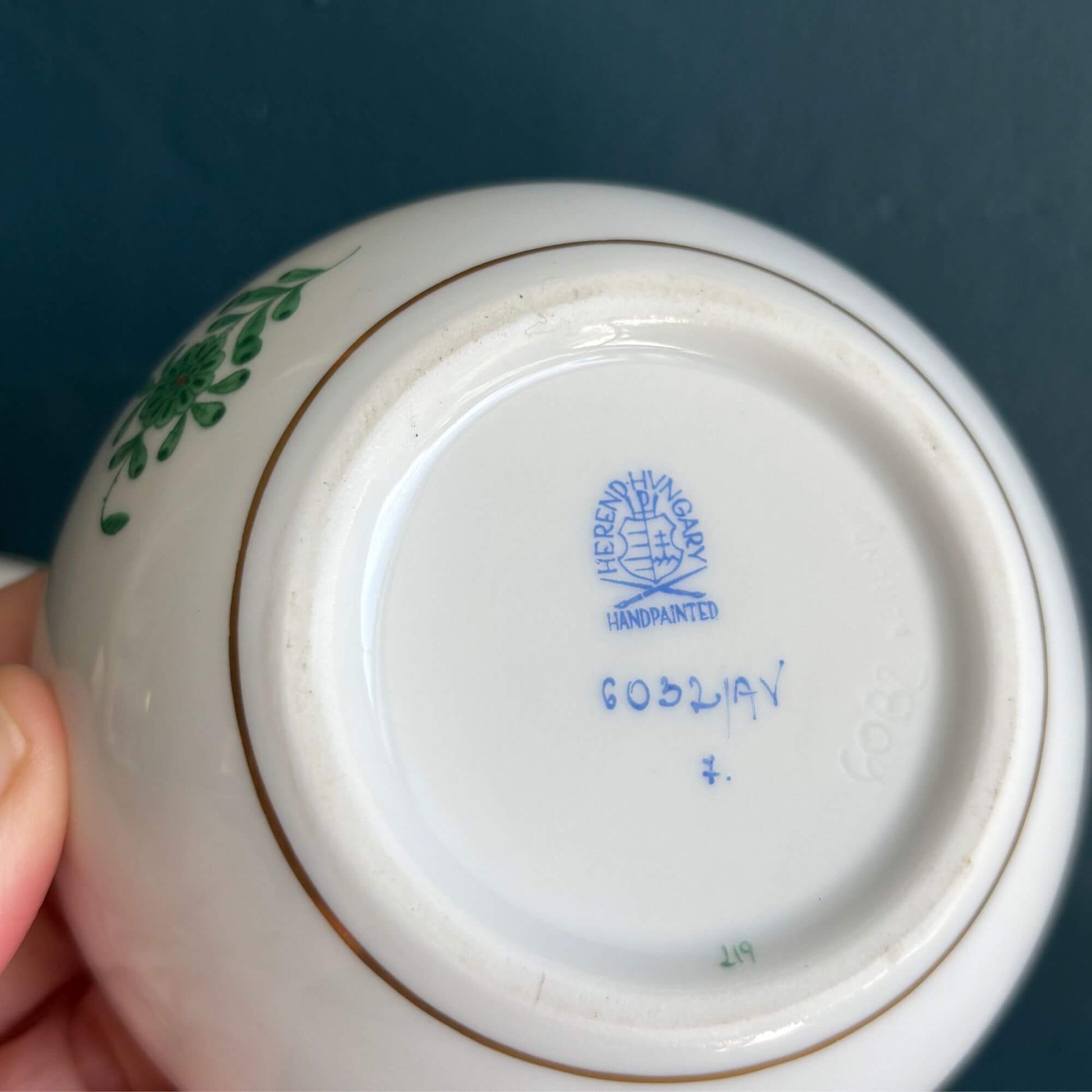 Herend Annonyi Green Chinese Bouquet Vase & Lidded Jar image 7