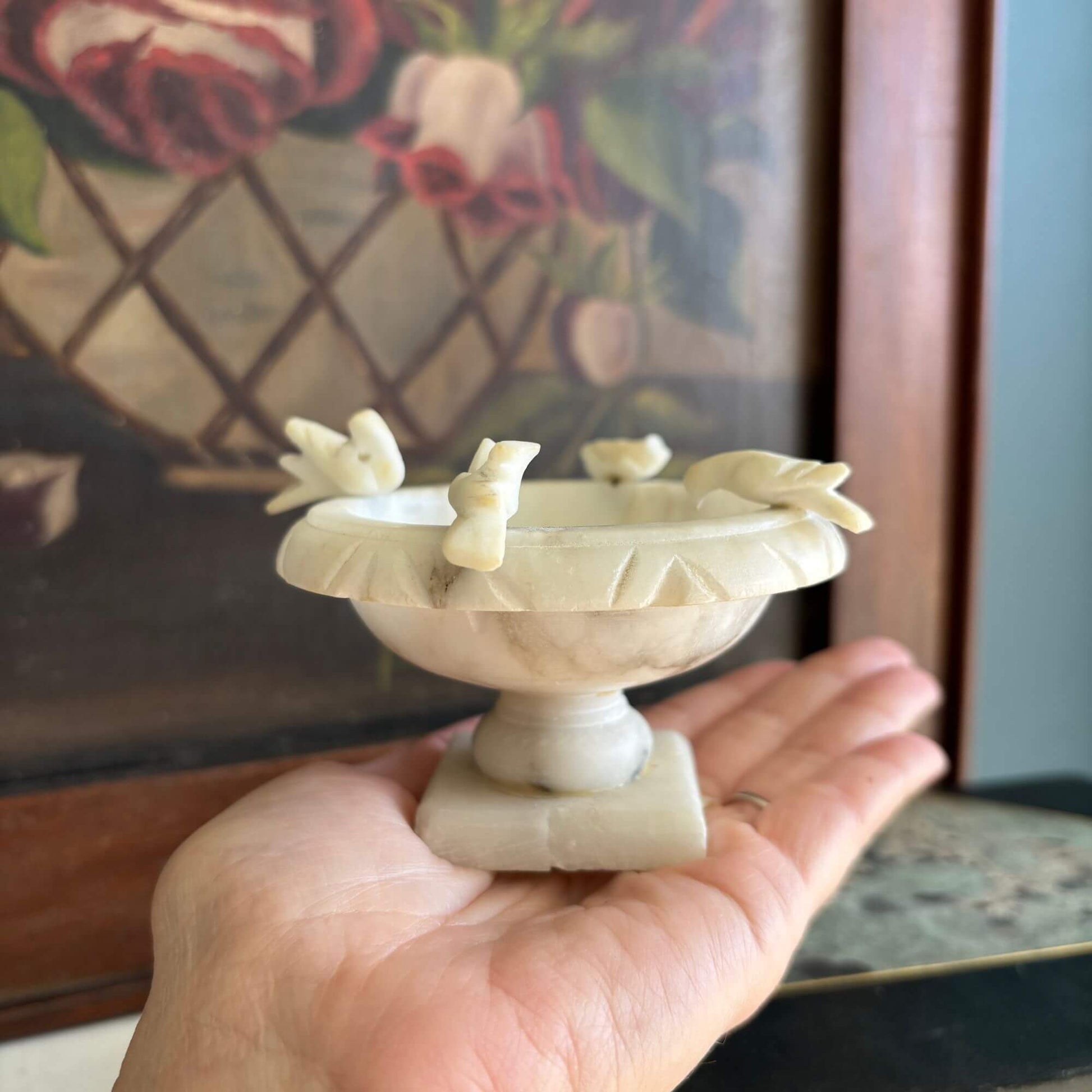 Vintage Alabaster Bird Bath w/ Doves Italian image 4