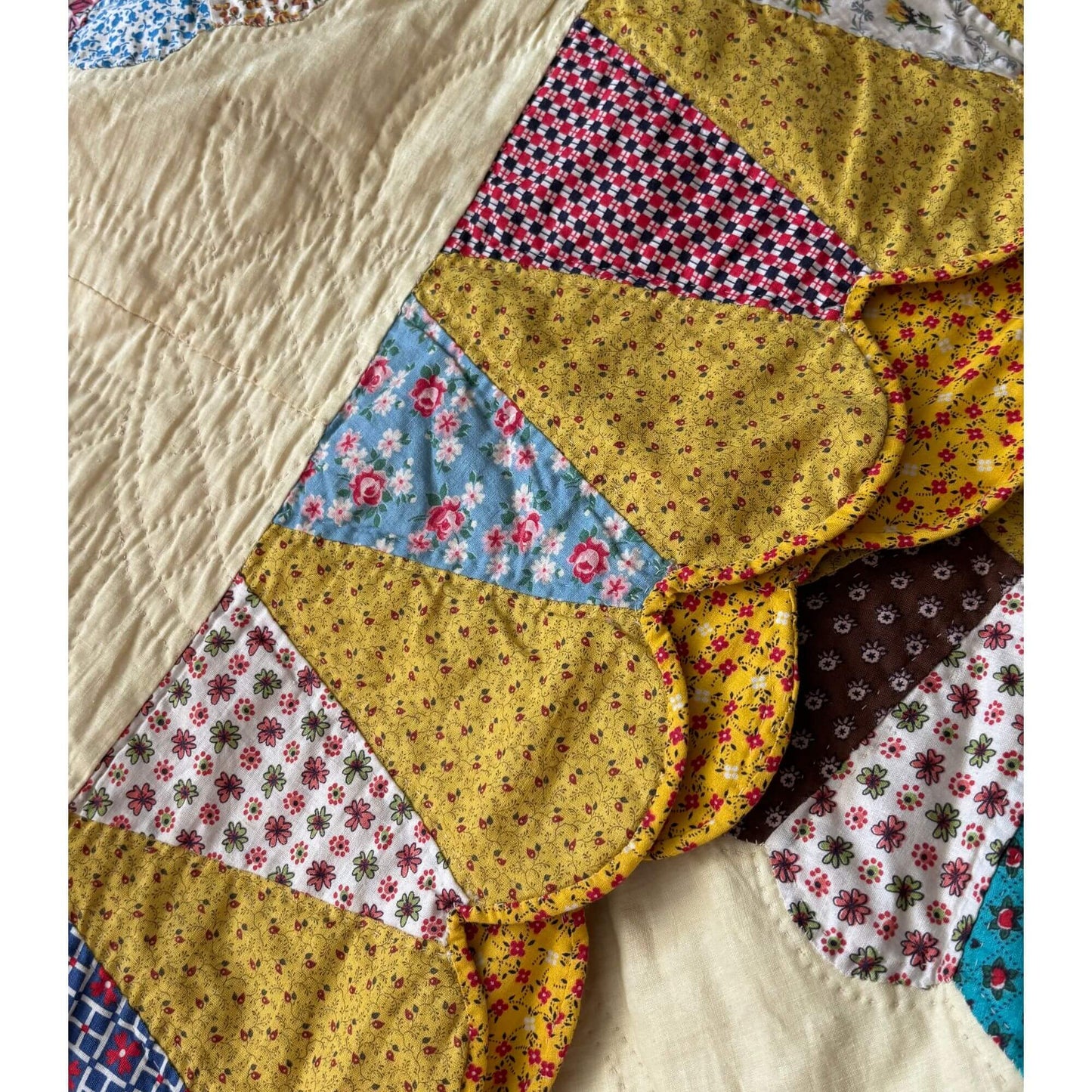 Vintage Fancy Dresden Plate 1960 Handmade Quilt image 7