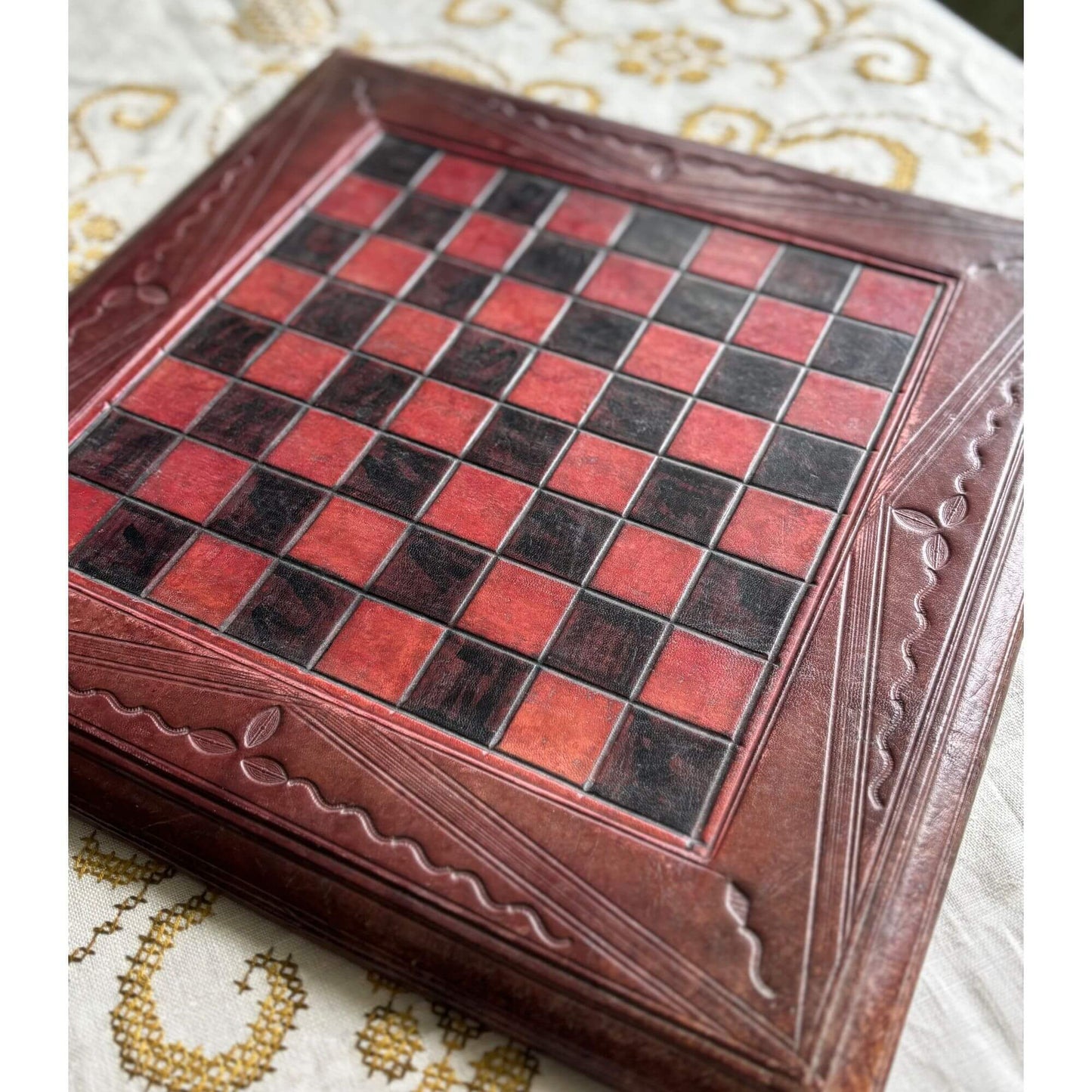 Vintage Hand Tooled Leather Chess Set Burgundy & Black image 7