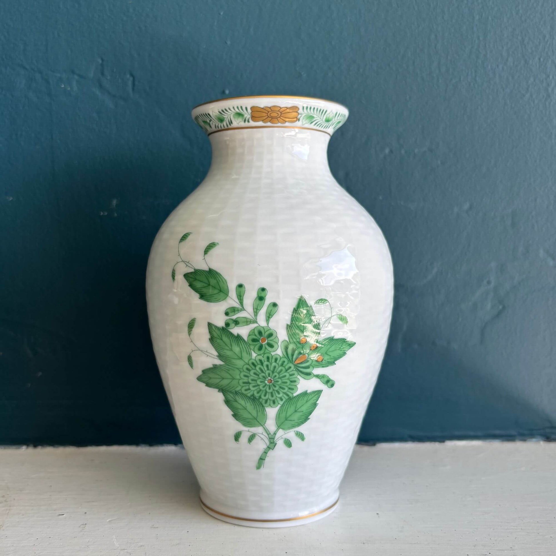 Herend Annonyi Green Chinese Bouquet Vase & Lidded Jar - Vase image