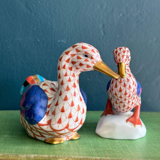 Herend Rust Orange fishnet Baby & Mama Duck Figurine image 0