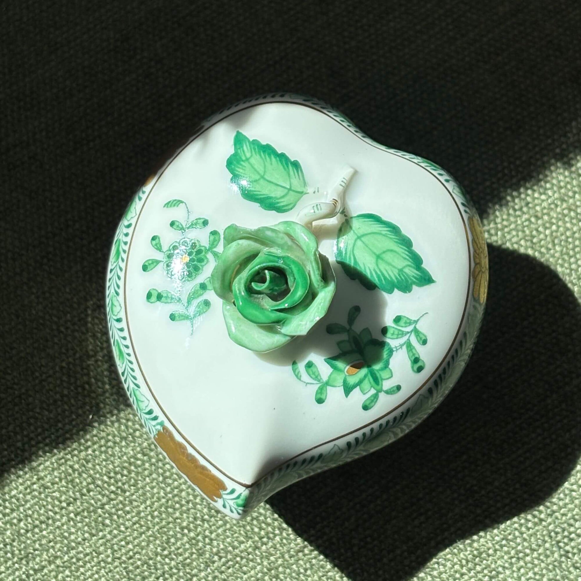 Herend Annonyi Green Chinese Bouquet Vase & Lidded Jar image 8