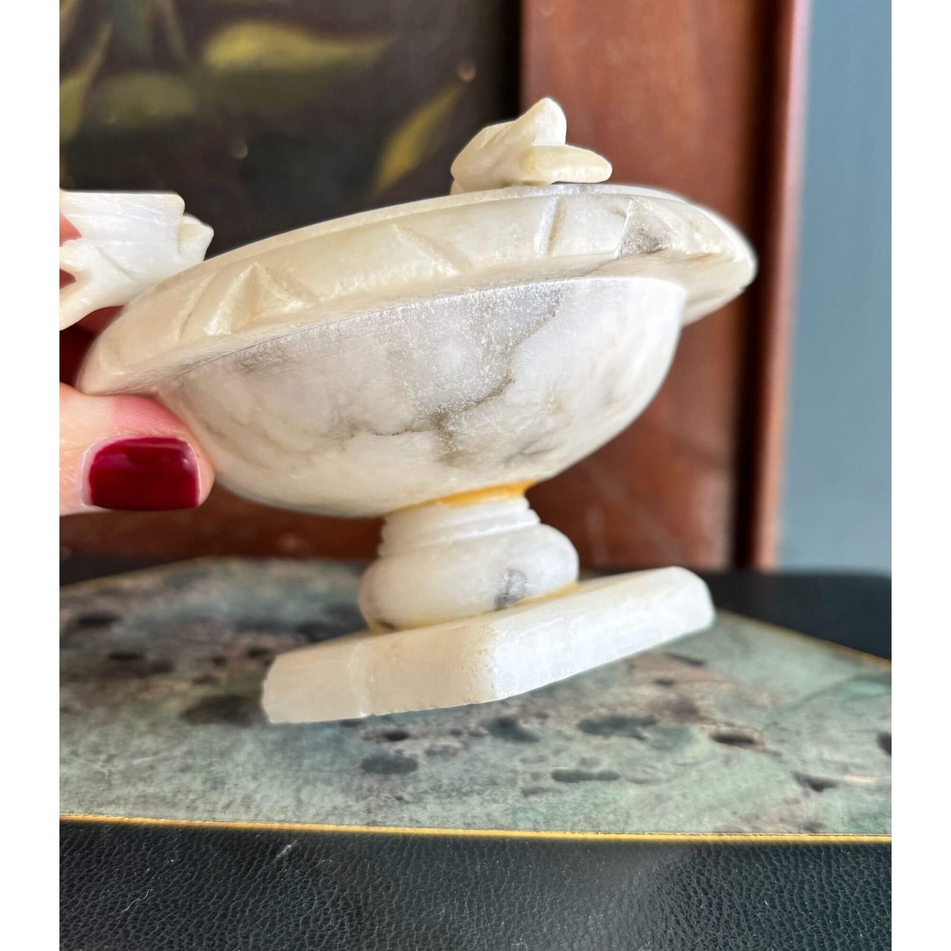 Vintage Alabaster Bird Bath w/ Doves Italian image 3