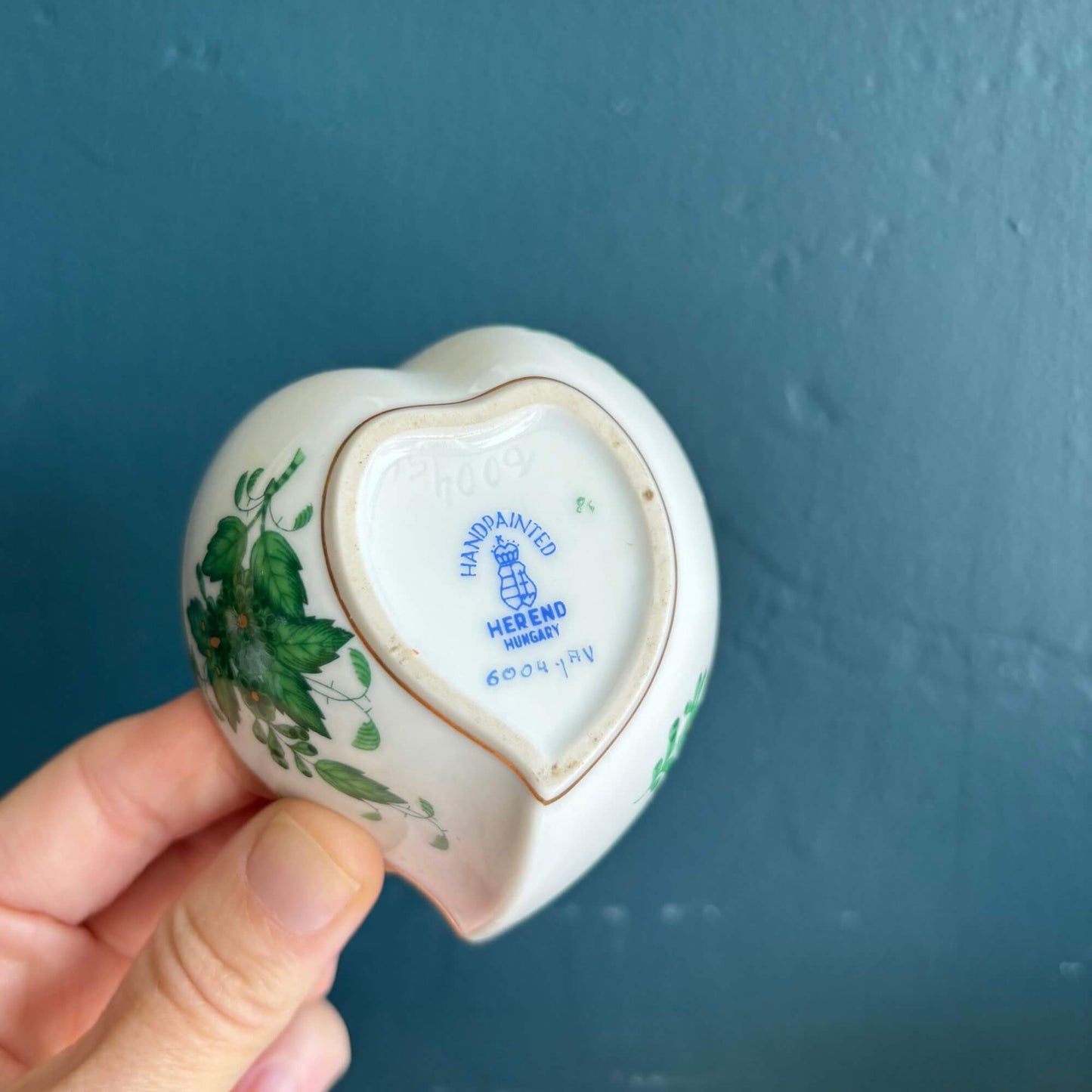 Herend Annonyi Green Chinese Bouquet Vase & Lidded Jar image 12