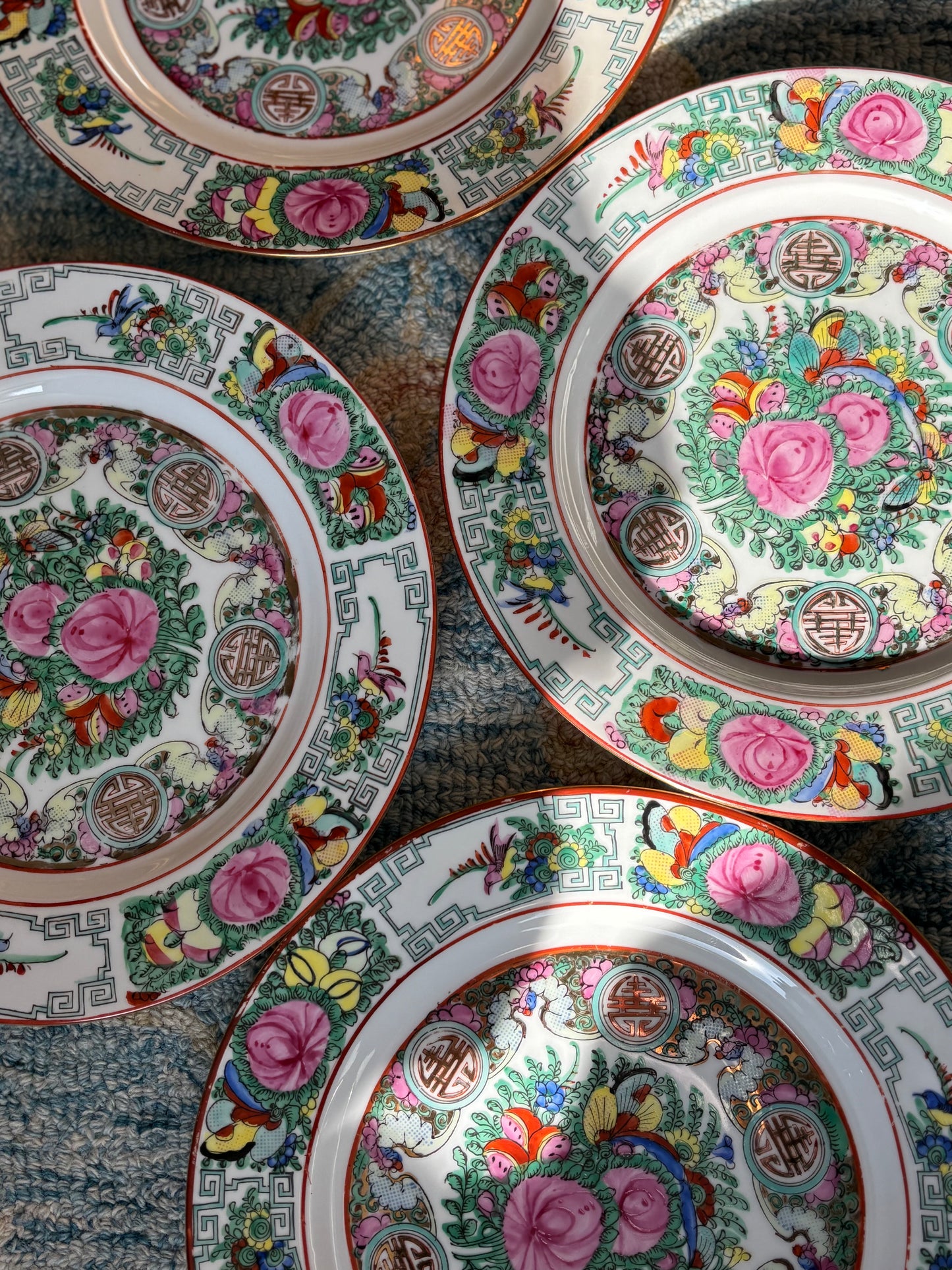 Vintage Famille Rose Medallion Canton 10.25” Dinner Plate