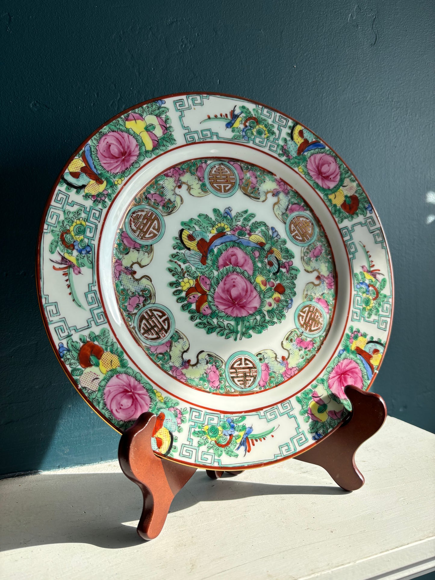 Vintage Famille Rose Medallion Canton 10.25” Dinner Plate