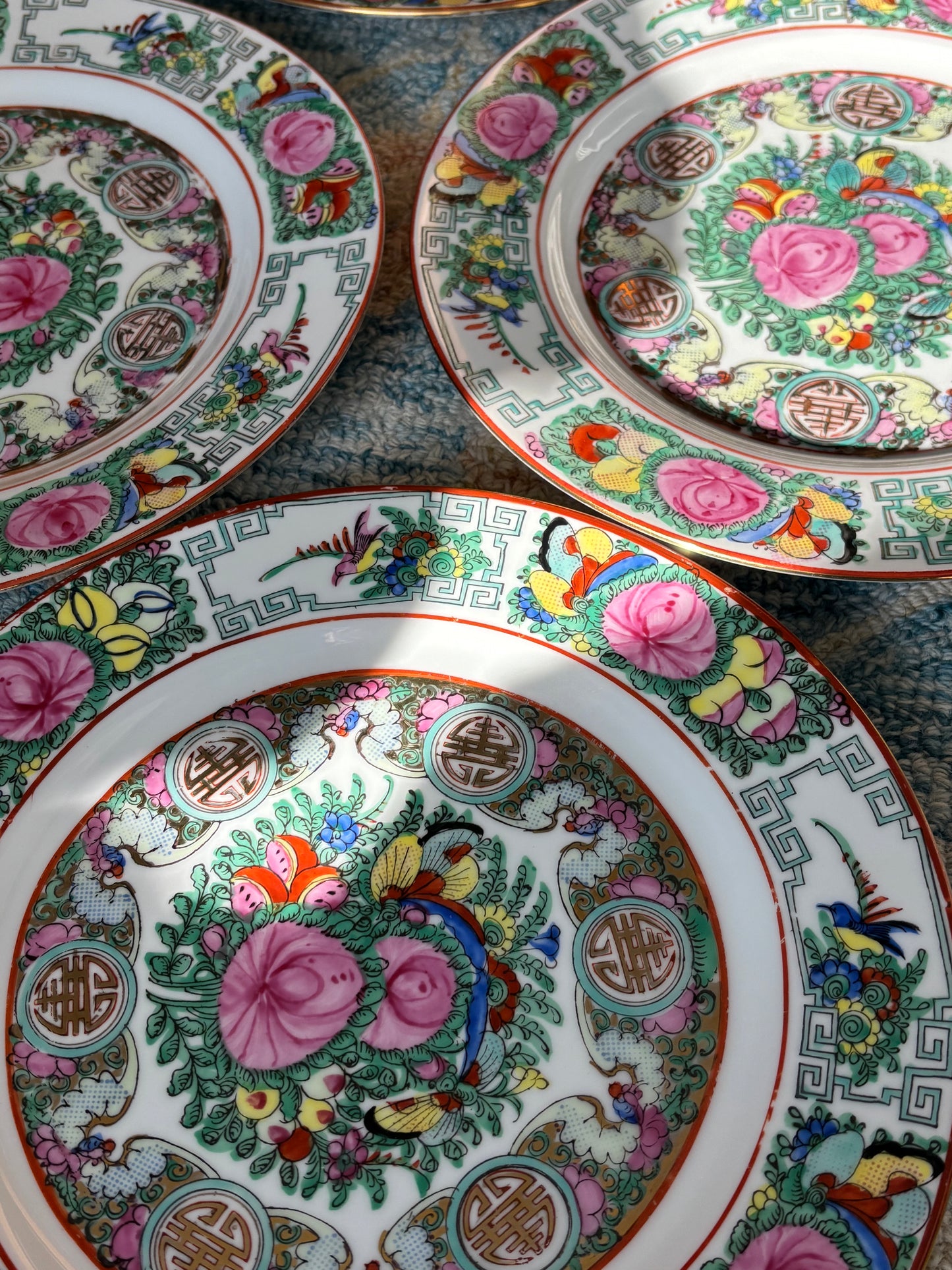 Vintage Famille Rose Medallion Canton 10.25” Dinner Plate