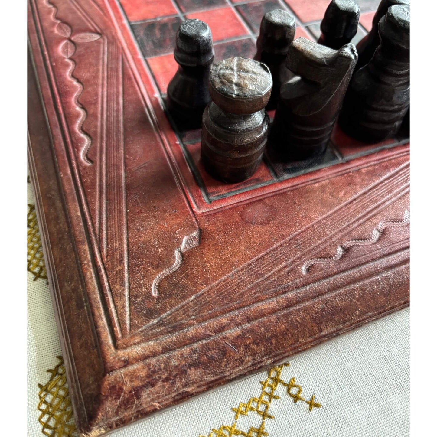 Vintage Hand Tooled Leather Chess Set Burgundy & Black image 11