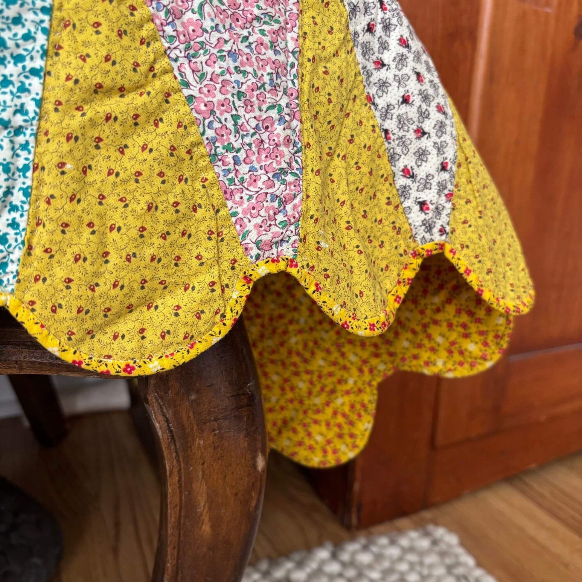 Vintage Fancy Dresden Plate 1960 Handmade Quilt image 4