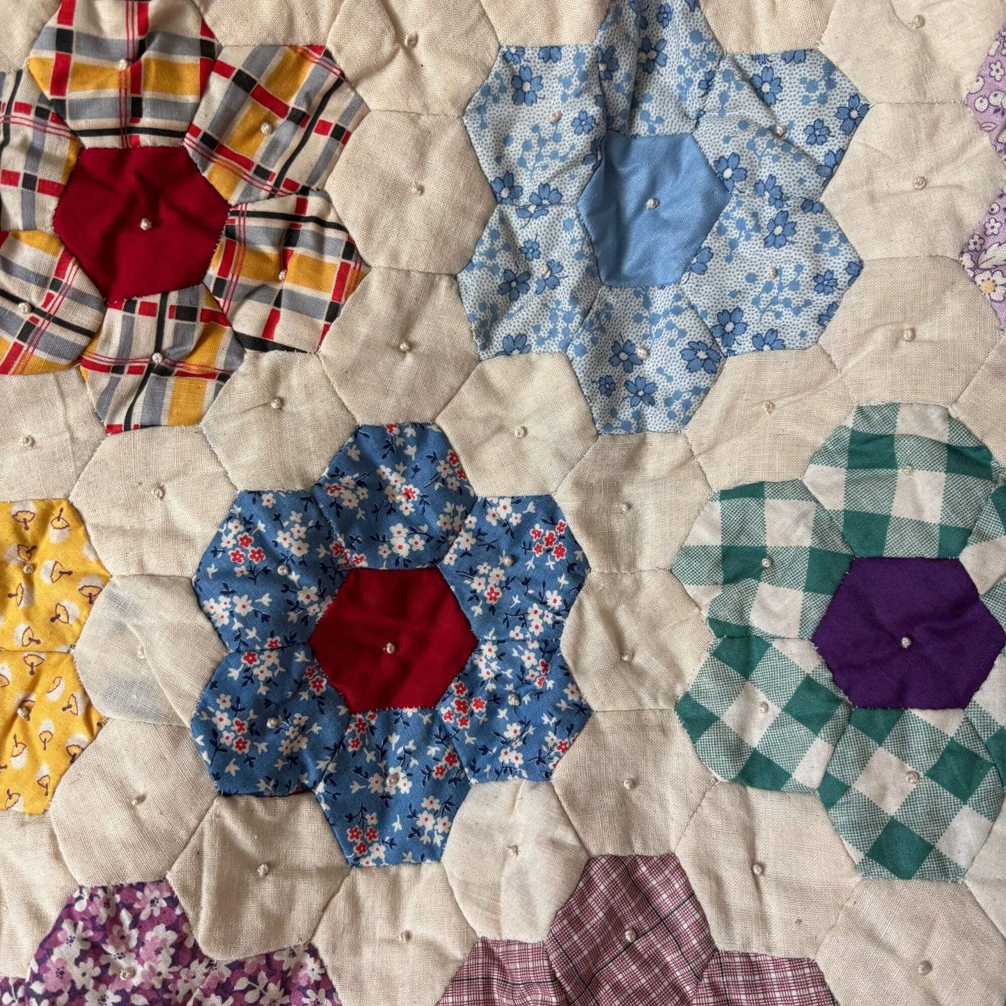 Vintage Grandmothers Flower Garden Comfort Quilt 1940 image 2