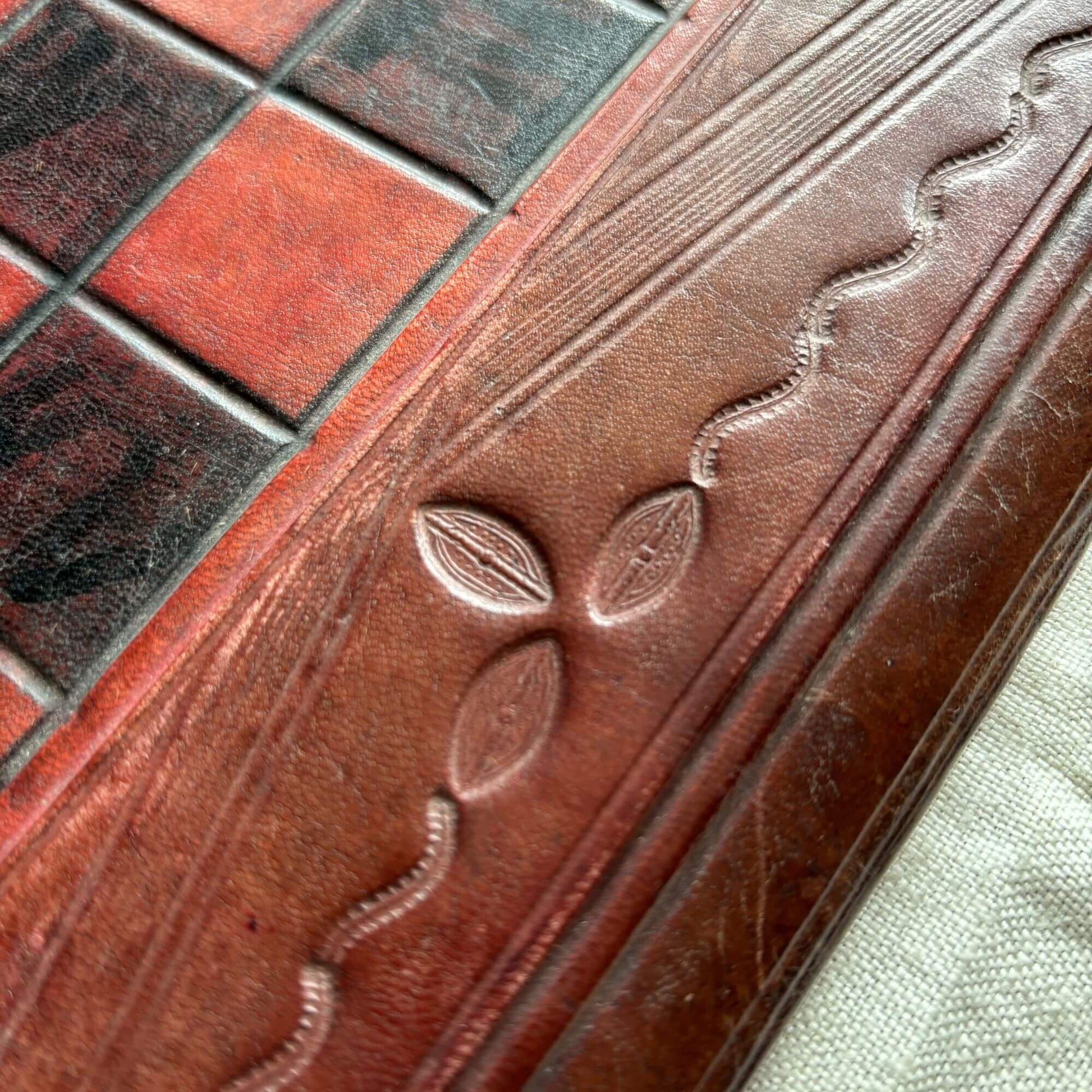 Vintage Hand Tooled Leather Chess Set Burgundy & Black image 8