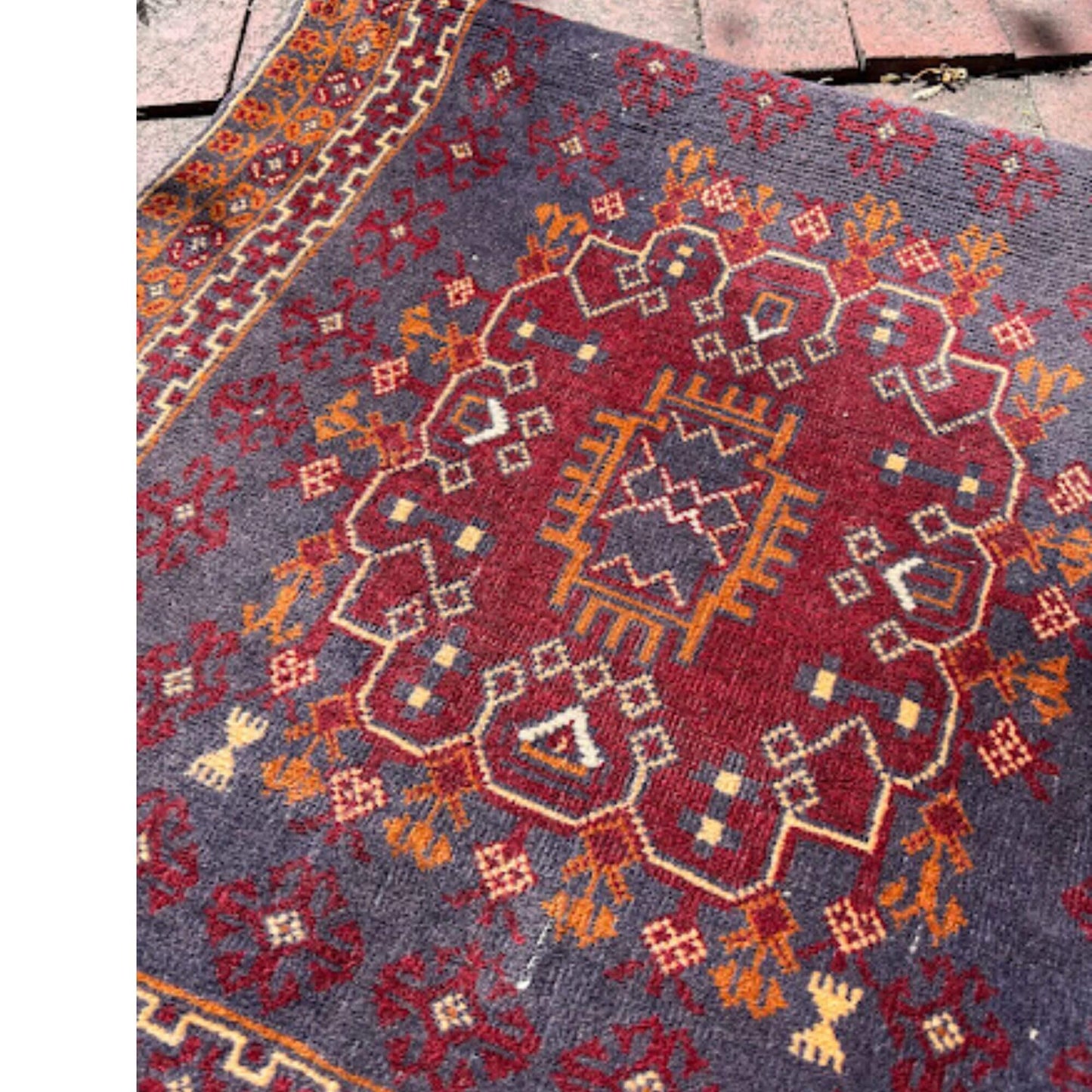 Gorgeous Vintage Wool Rug Runner Measures 2.5' x 9.5' image 0