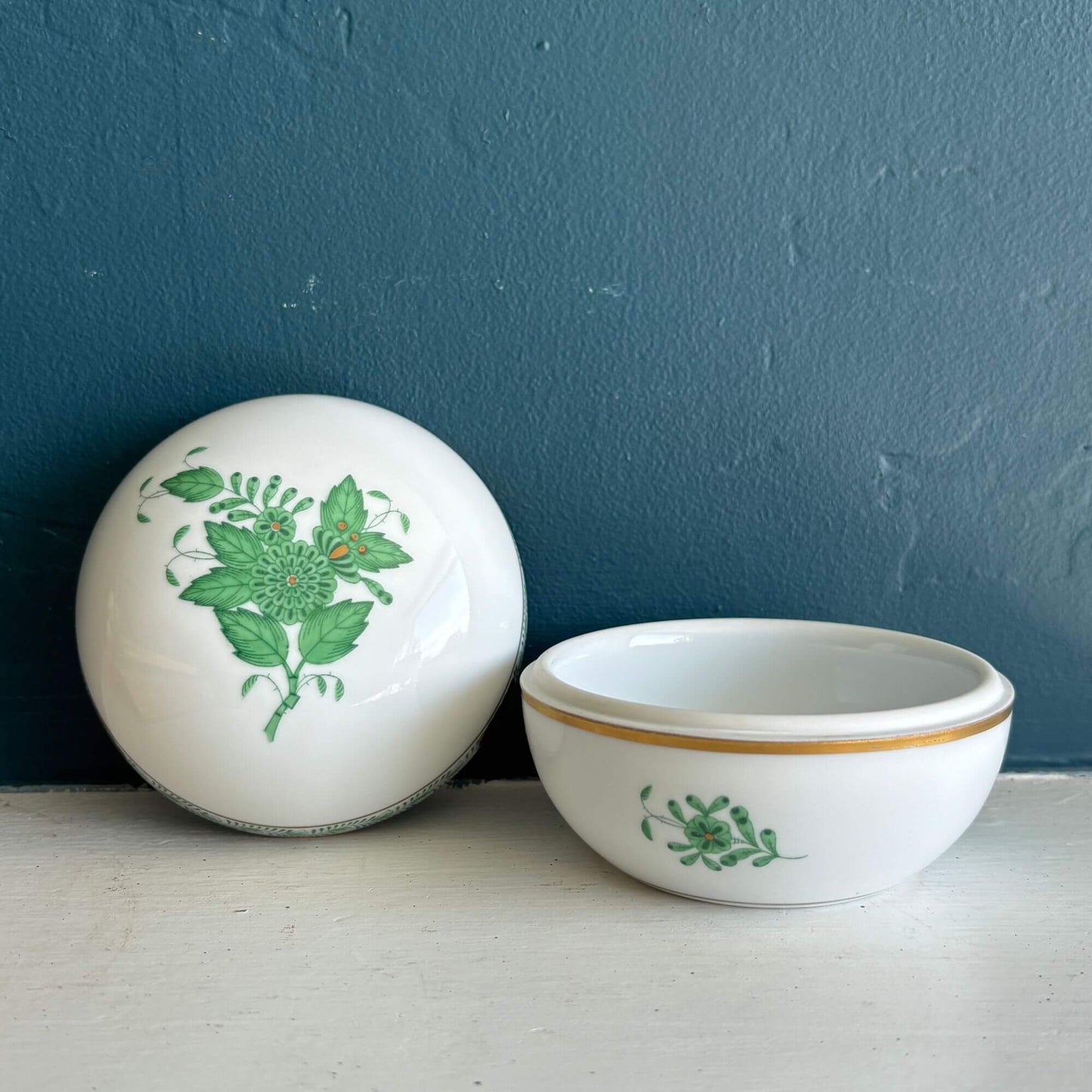 Herend Annonyi Green Chinese Bouquet Vase & Lidded Jar image 6