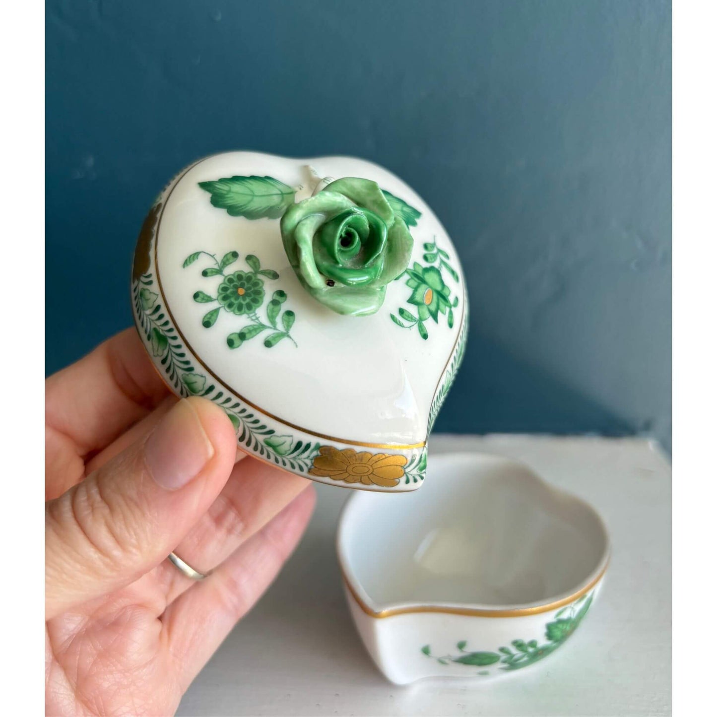 Herend Annonyi Green Chinese Bouquet Vase & Lidded Jar image 10