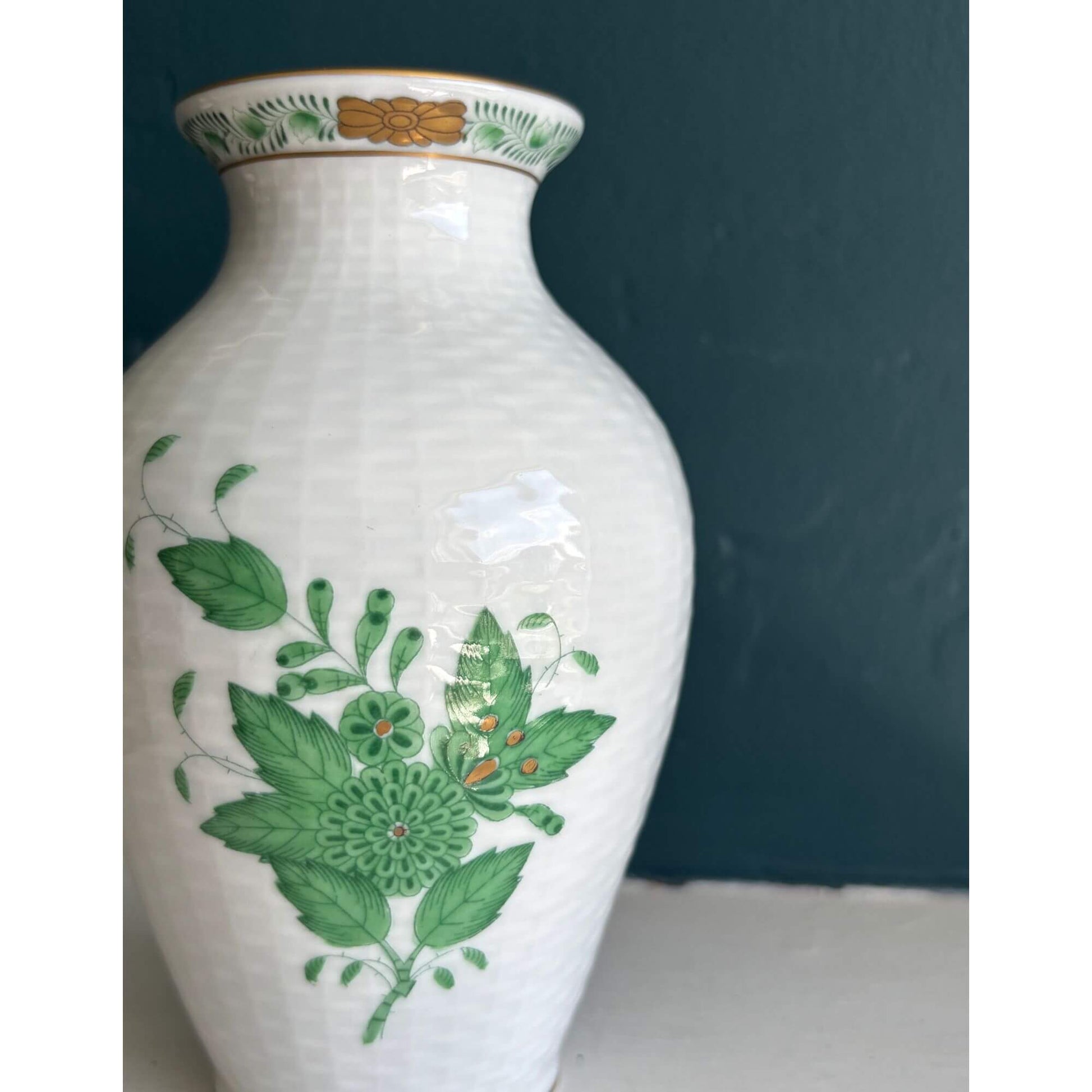 Herend Annonyi Green Chinese Bouquet Vase & Lidded Jar image 3