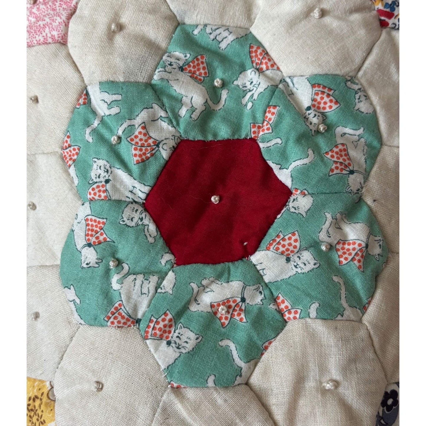 Vintage Grandmothers Flower Garden Comfort Quilt 1940 image 4