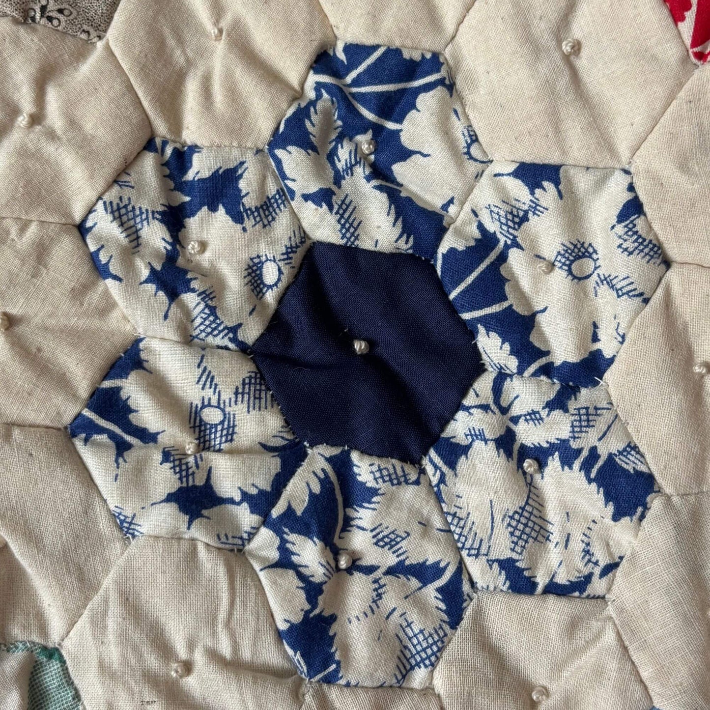 Vintage Grandmothers Flower Garden Comfort Quilt 1940 image 8
