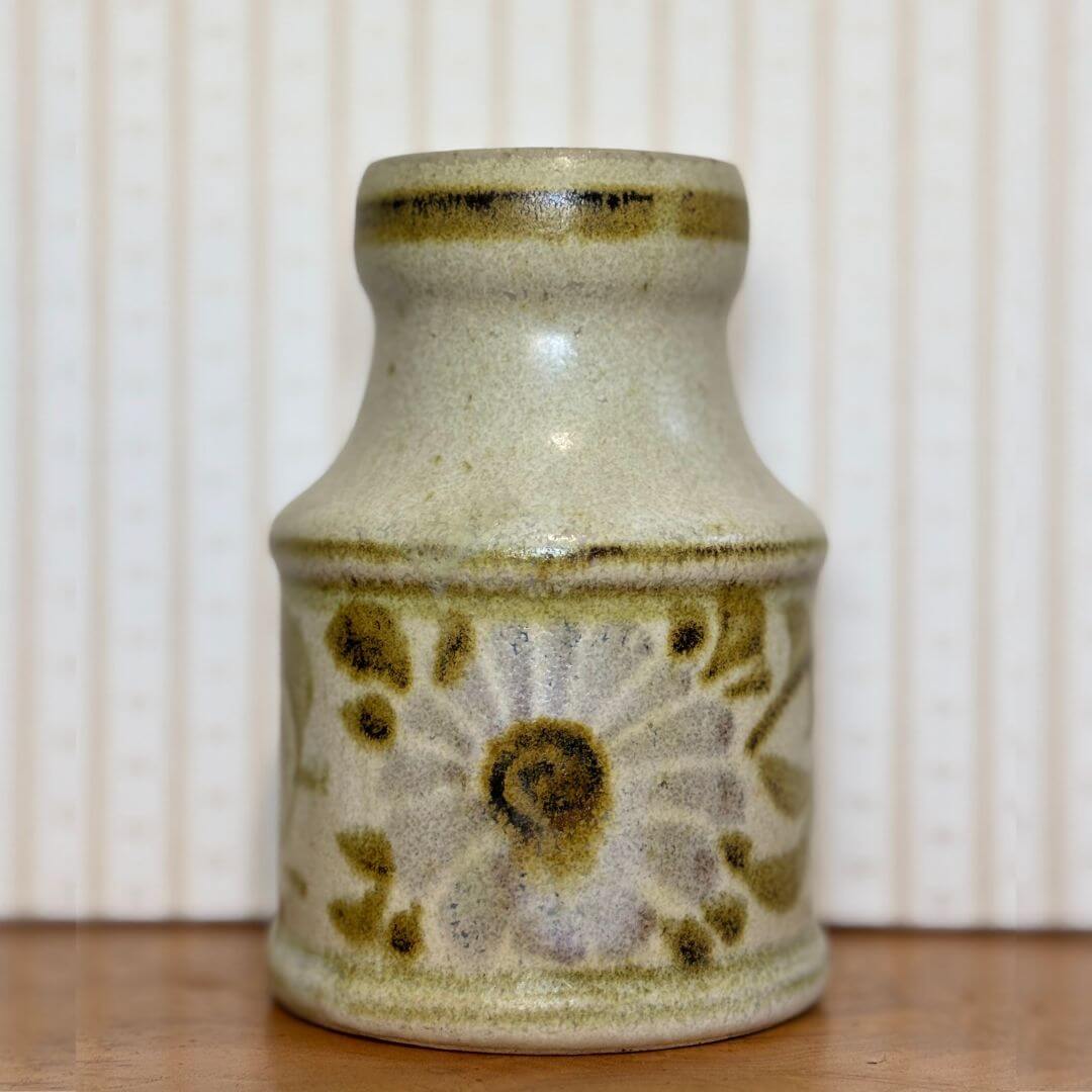 pottery vase