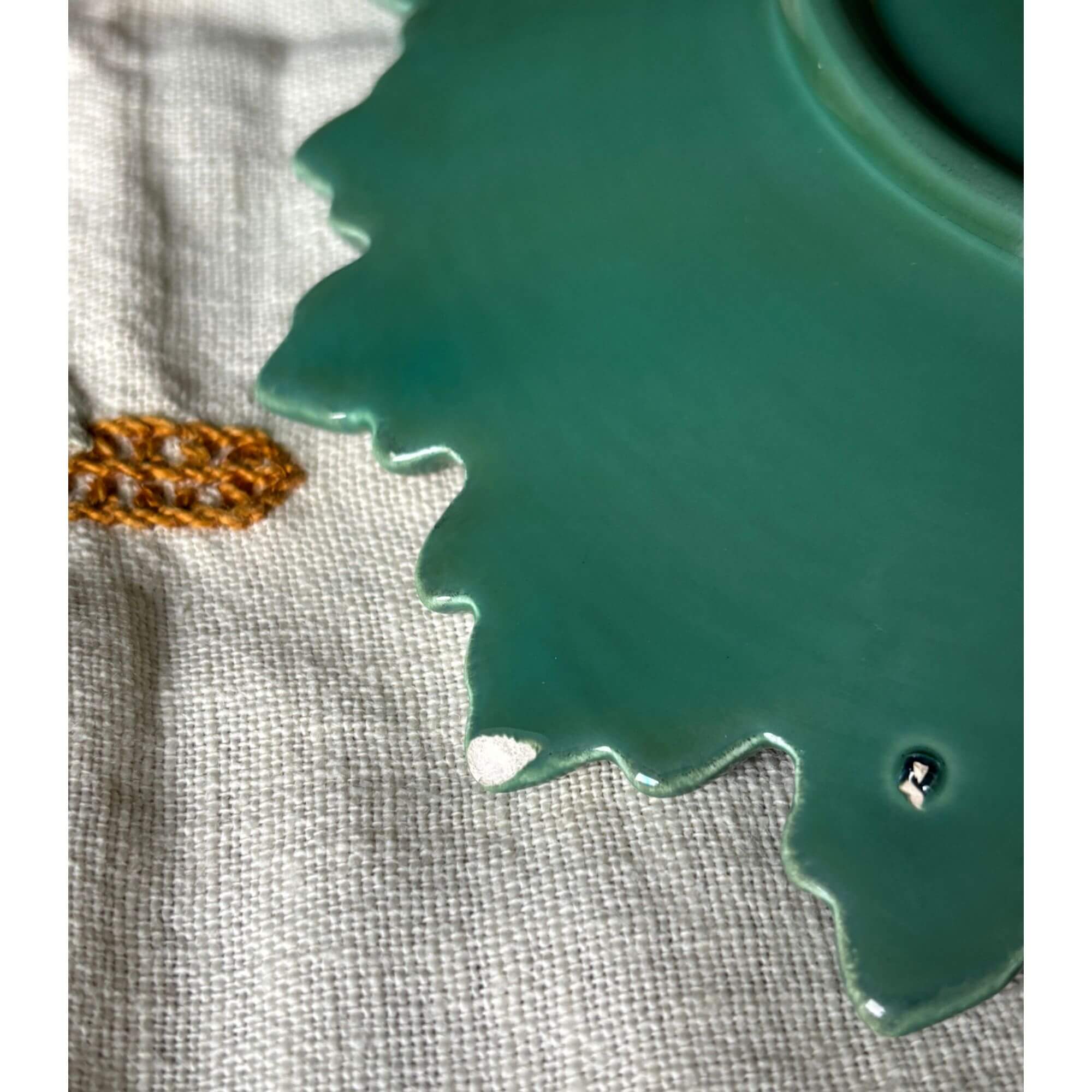 vintage leaf plates